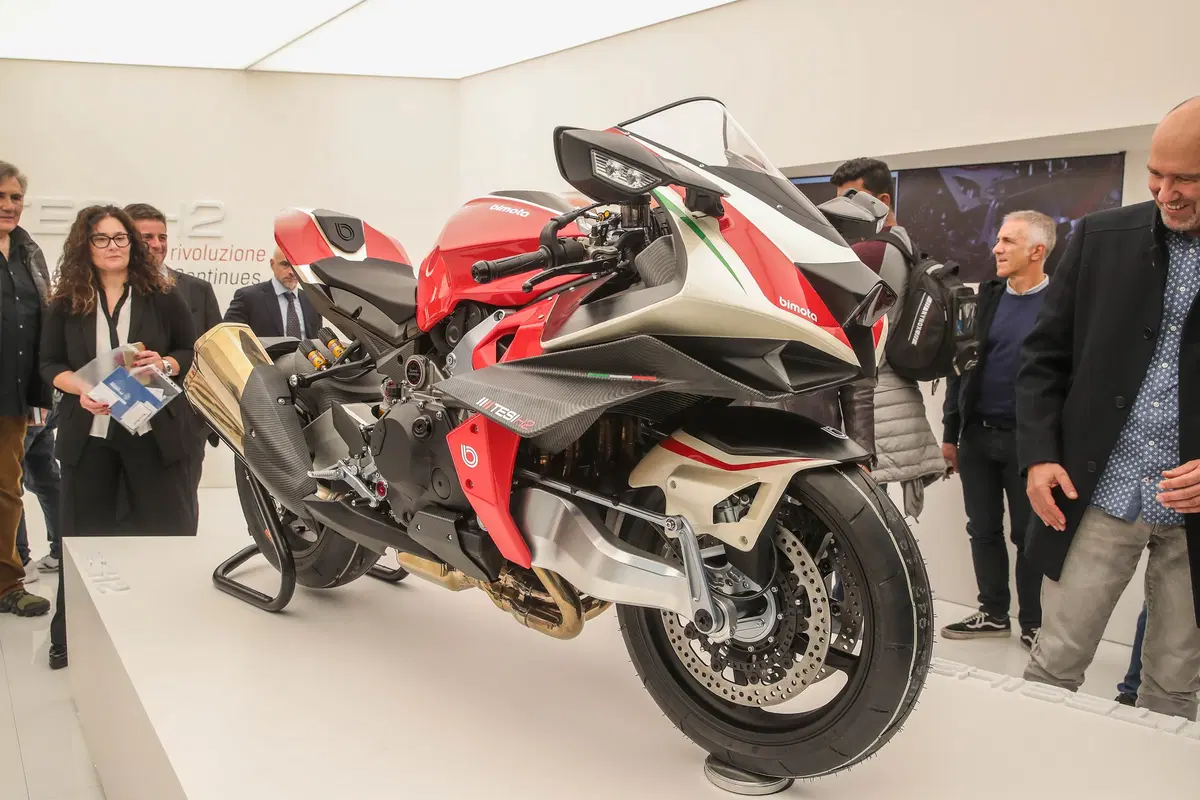 Bimota Tesi H2: Kawasaki si lancia nell’impresa (3)