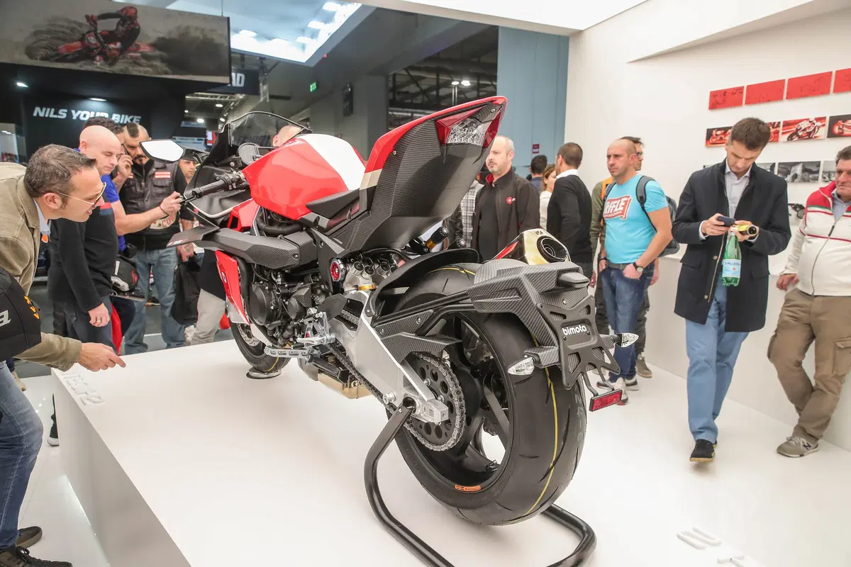 Bimota Tesi H2: Kawasaki si lancia nell’impresa (5)