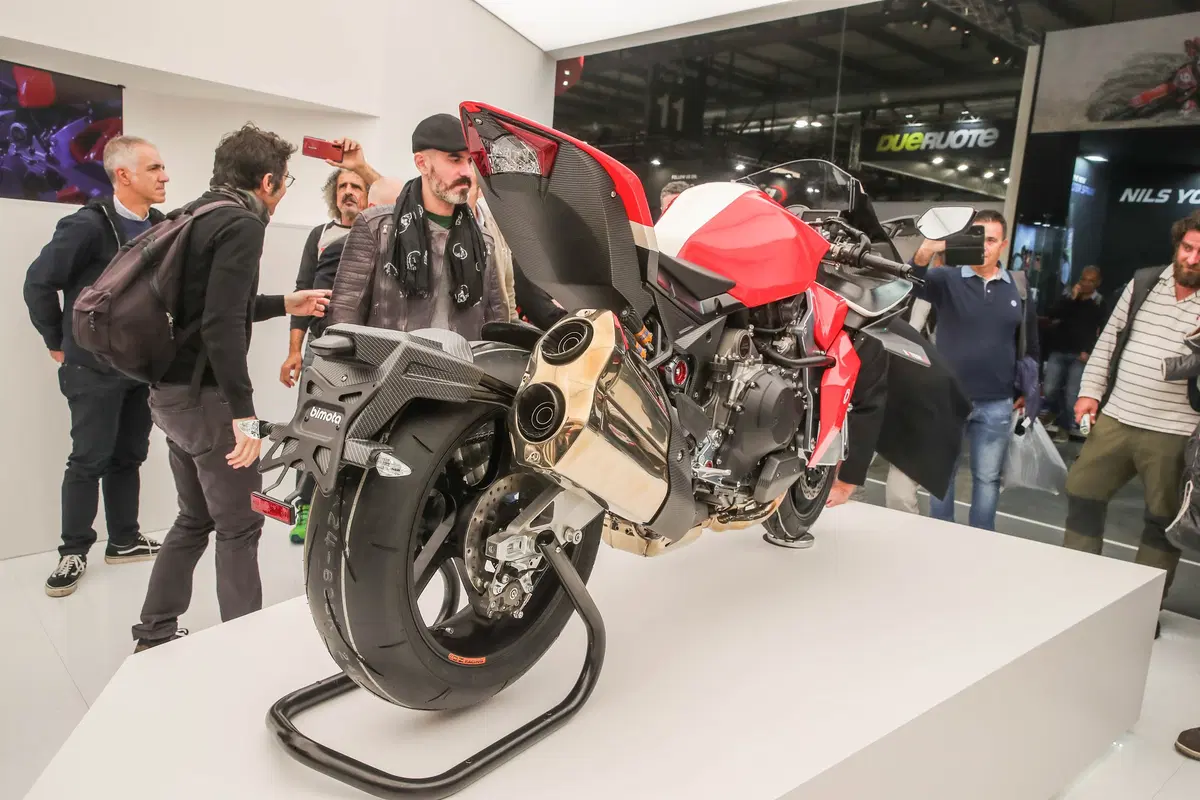 Bimota Tesi H2: Kawasaki si lancia nell’impresa (6)