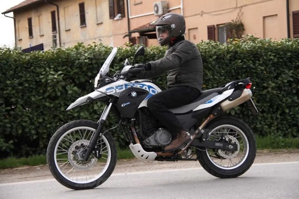 BMW G 650 GS  Sertão   (8)