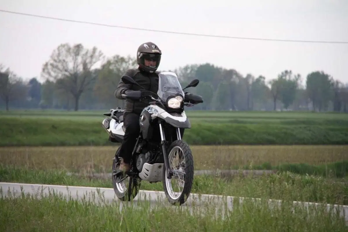BMW G 650 GS  Sertão   (13)
