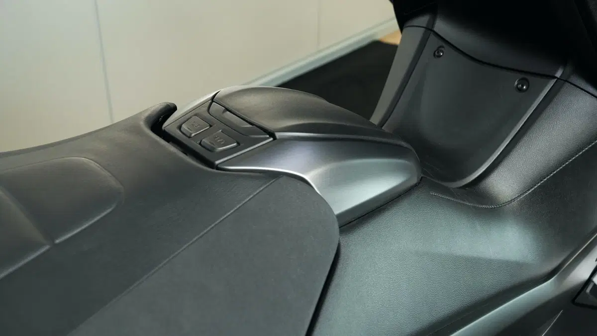 Yamaha TMAX: il suo design è ancora attuale? (8)