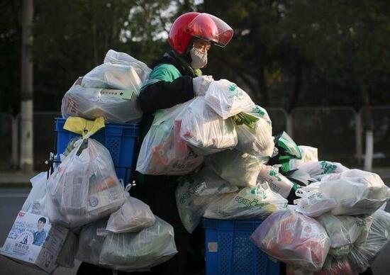 Il food delivery ai tempi del Coronavirus: rider, i nuovi eroi di cui c'è bisogno