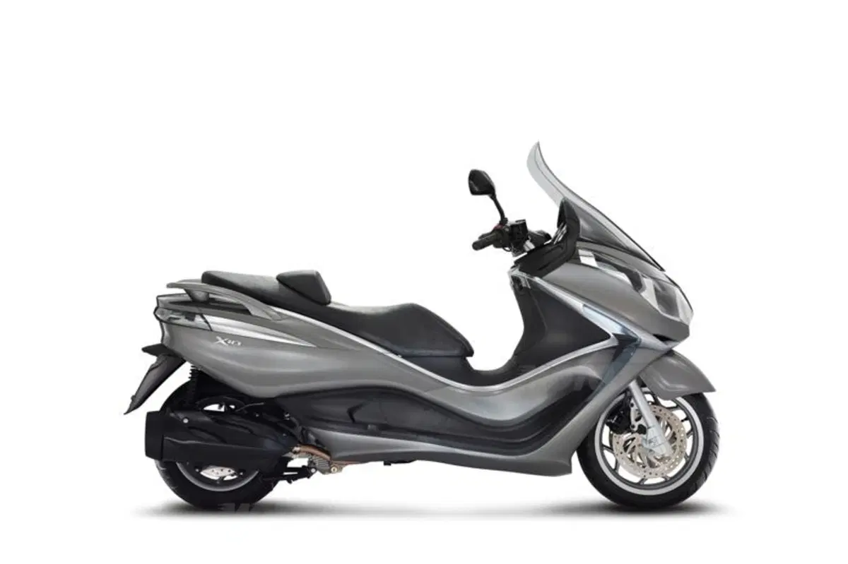 Piaggio X10 350 Executive   (31)
