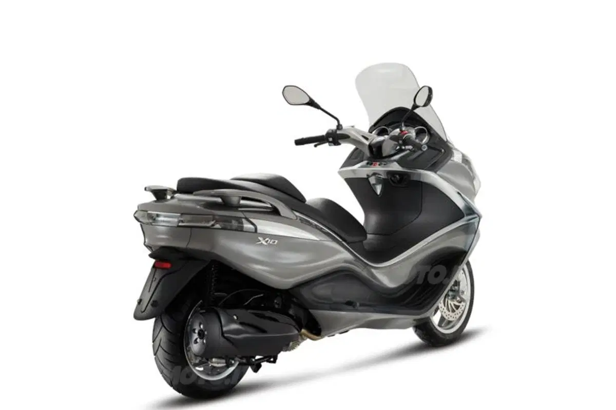 Piaggio X10 350 Executive   (33)