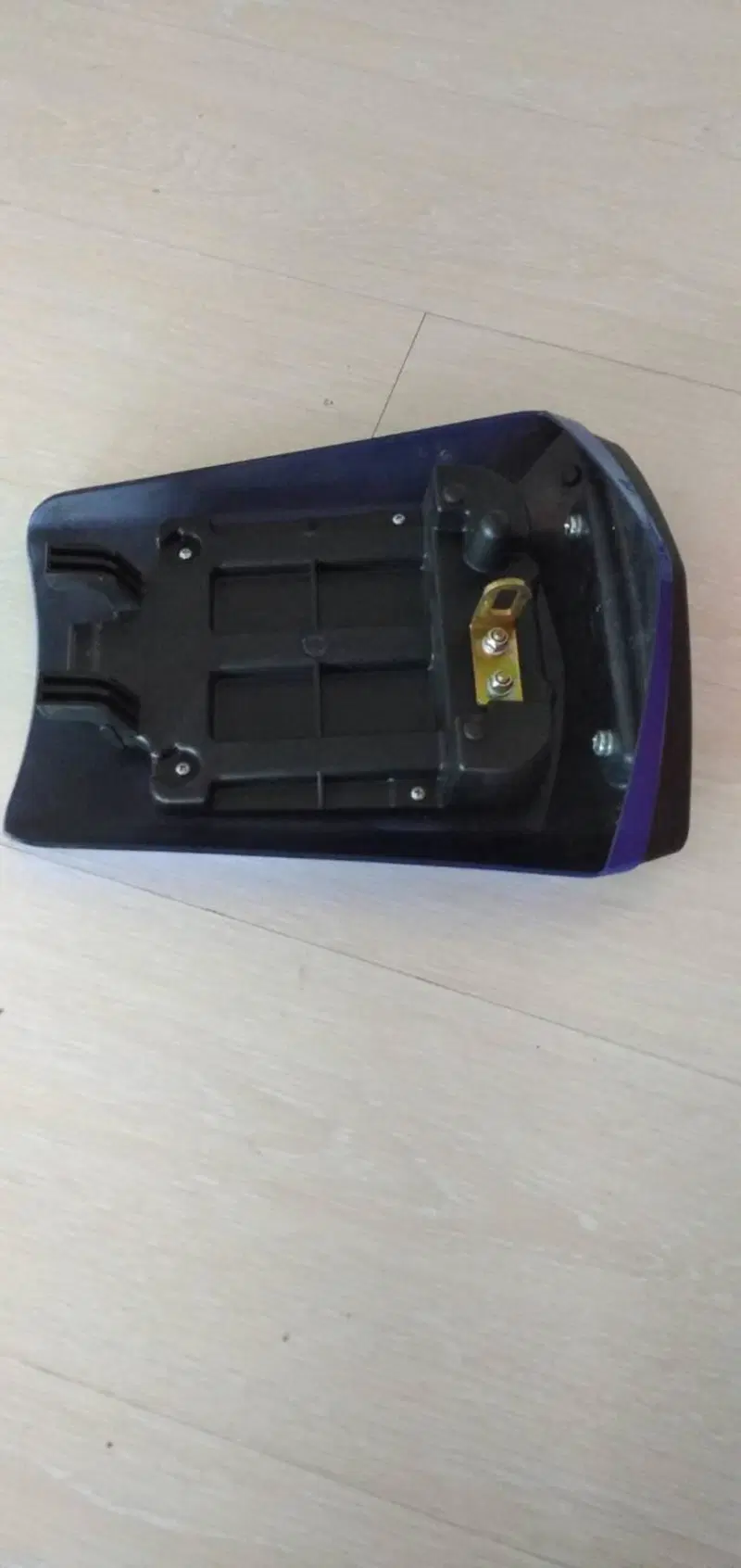 CODINO MONOPOSTO YAMAHA R12002/2003 (2)