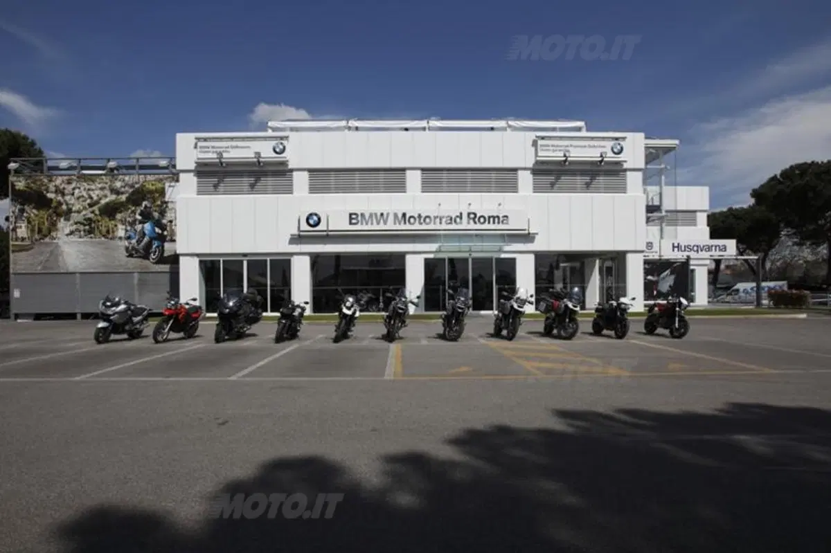 BMW Motorrad inaugura a Roma la più grande concessionaria del mondo (5)