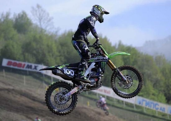 Motocross. Cairoli e Searle si aggiudicano le qualifiche a Sevlievo