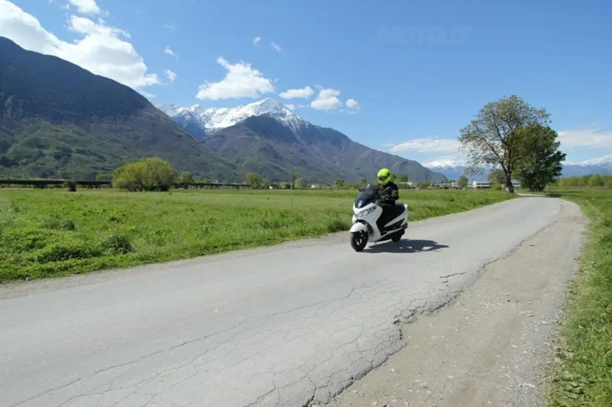 Test pneumatici. Michelin Power Pure SC (4)