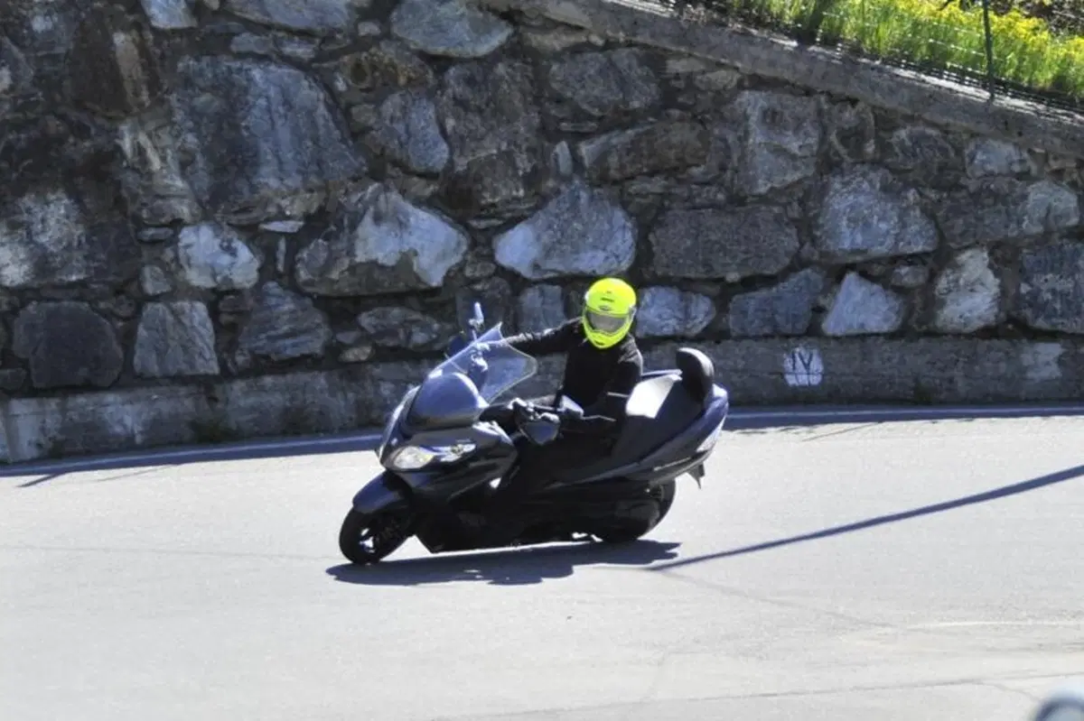 Test pneumatici. Michelin Power Pure SC (5)