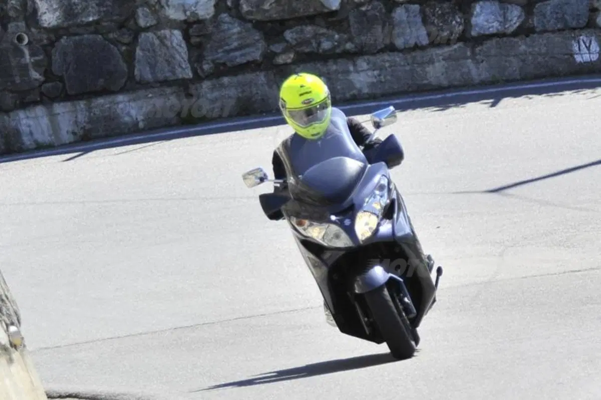 Test pneumatici. Michelin Power Pure SC (6)