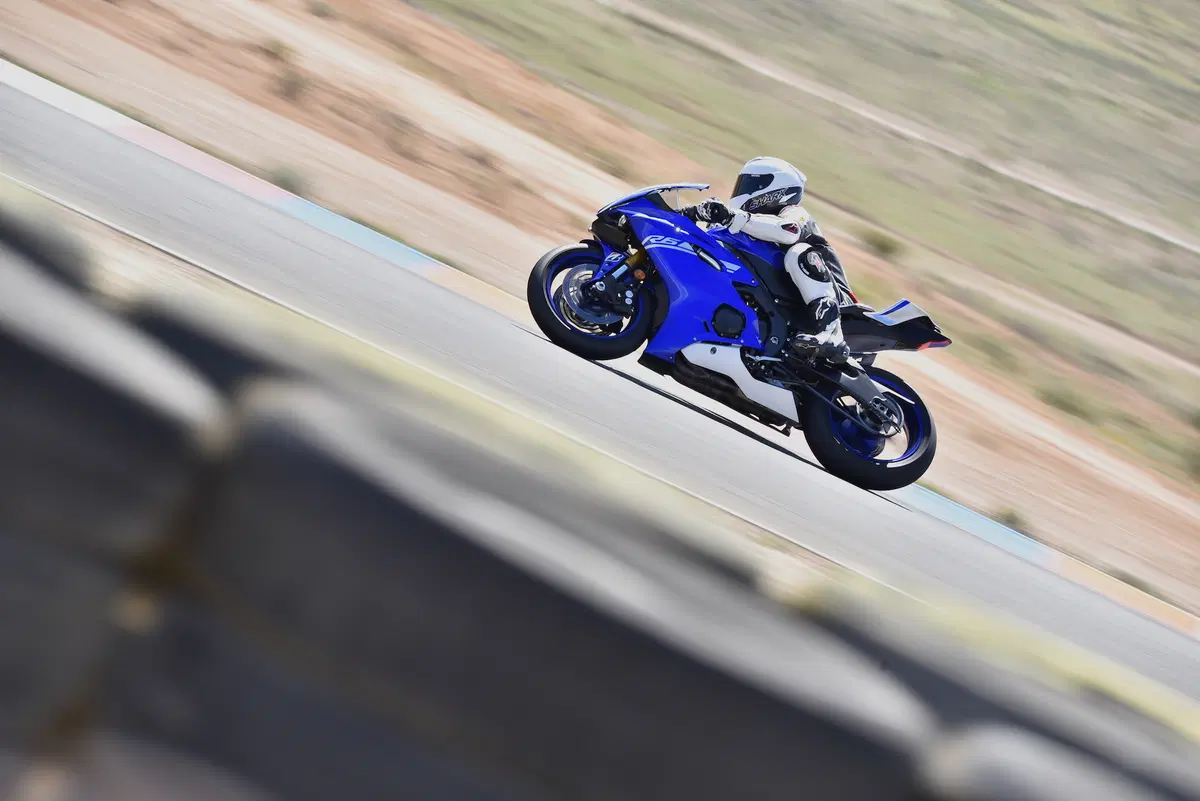 Yamaha YZF-R6 2017 (10)