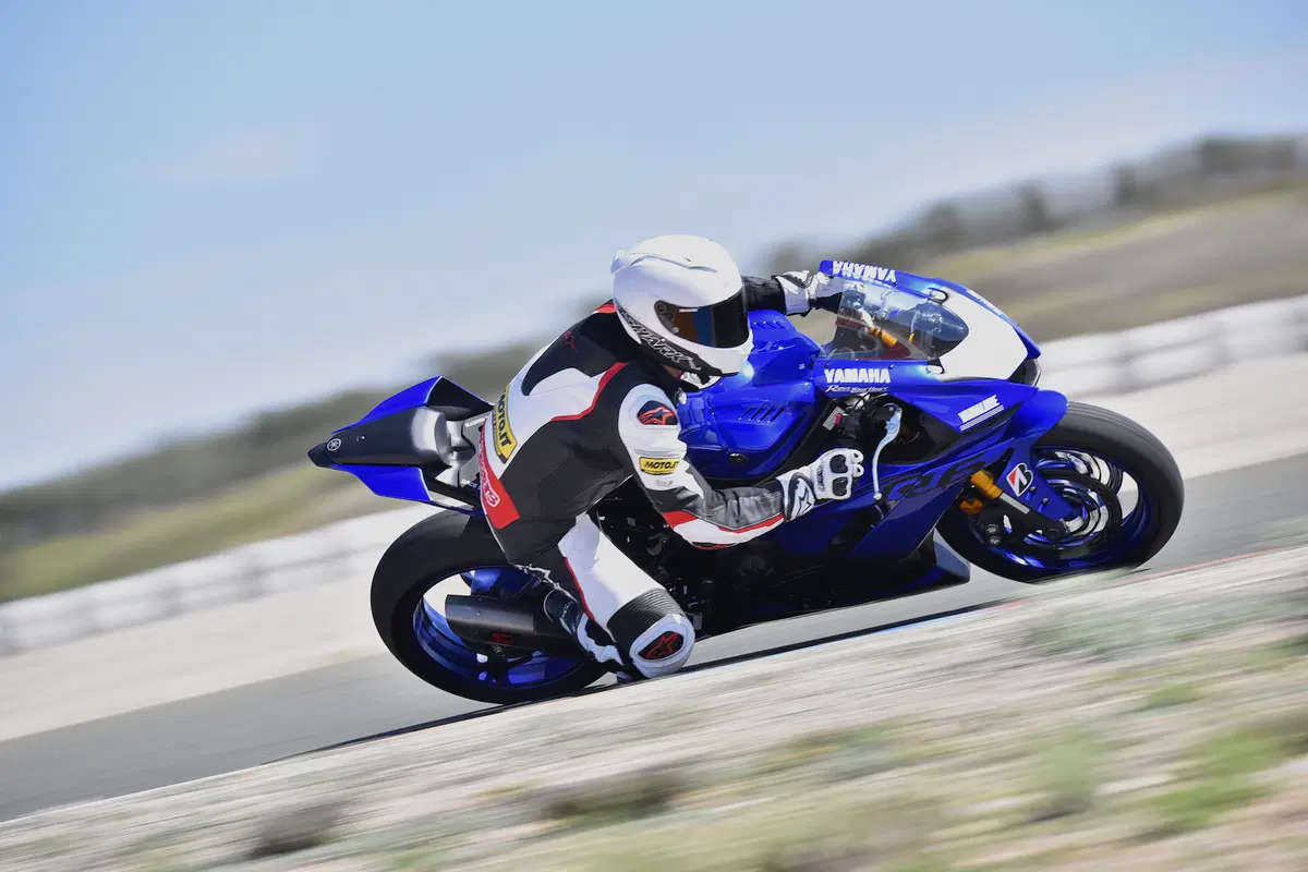 Yamaha YZF-R6 2017 (11)