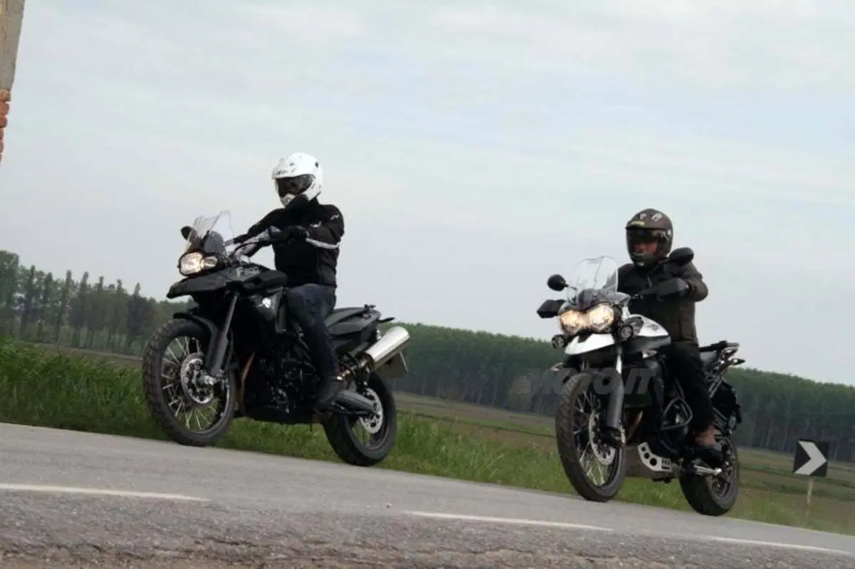 BMW F 800 GS versus Triumph Tiger 800 XC  (4)