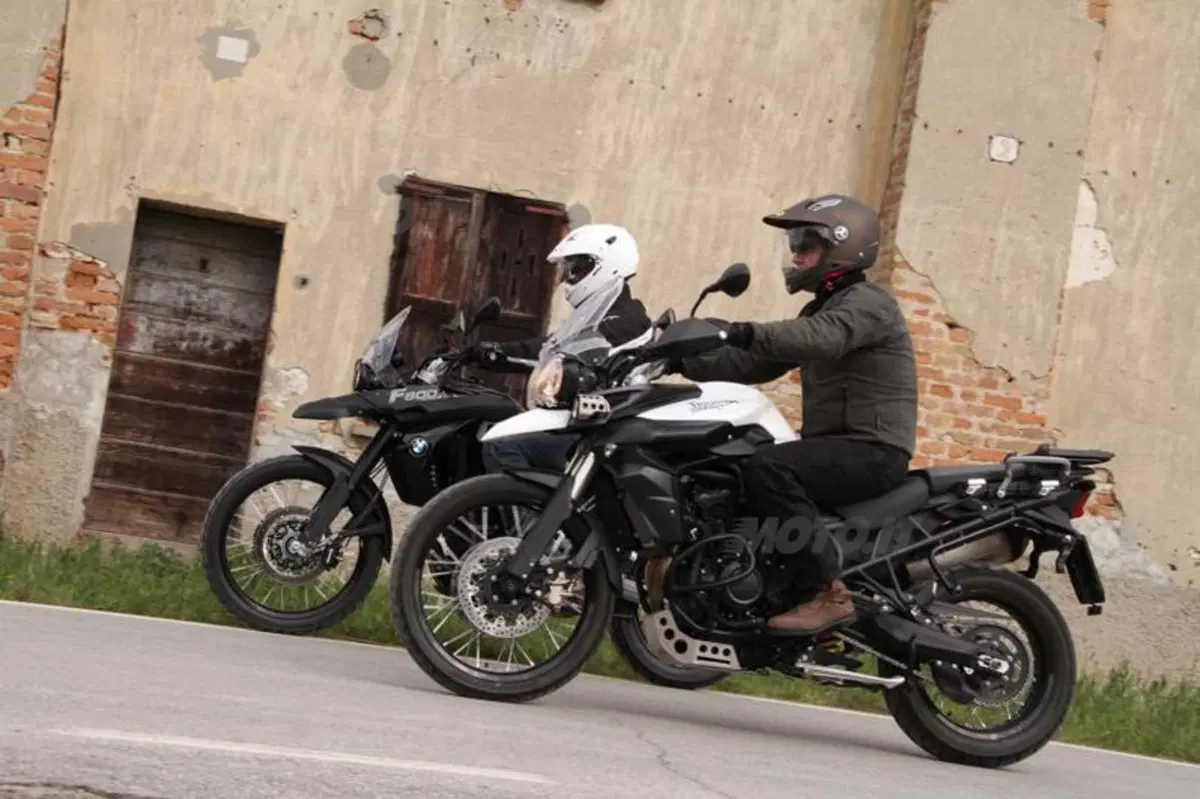BMW F 800 GS versus Triumph Tiger 800 XC  (5)