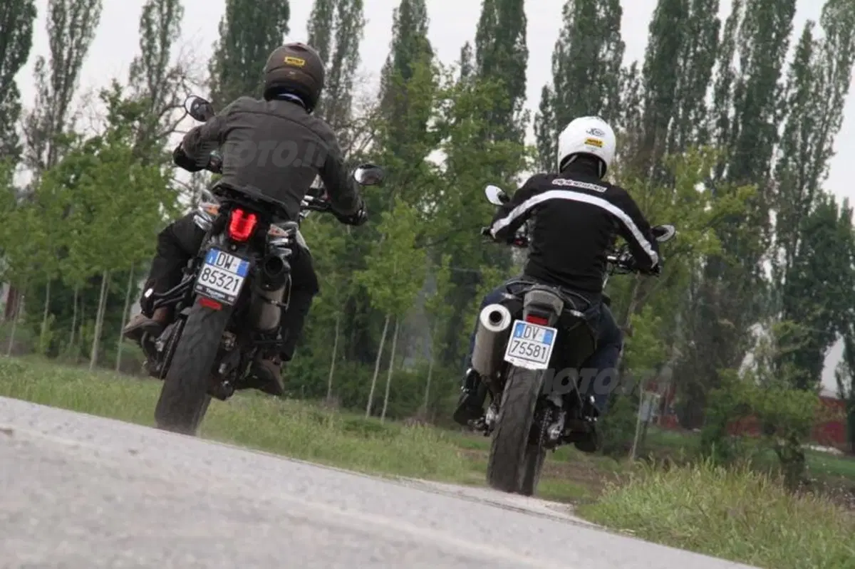 BMW F 800 GS versus Triumph Tiger 800 XC  (19)