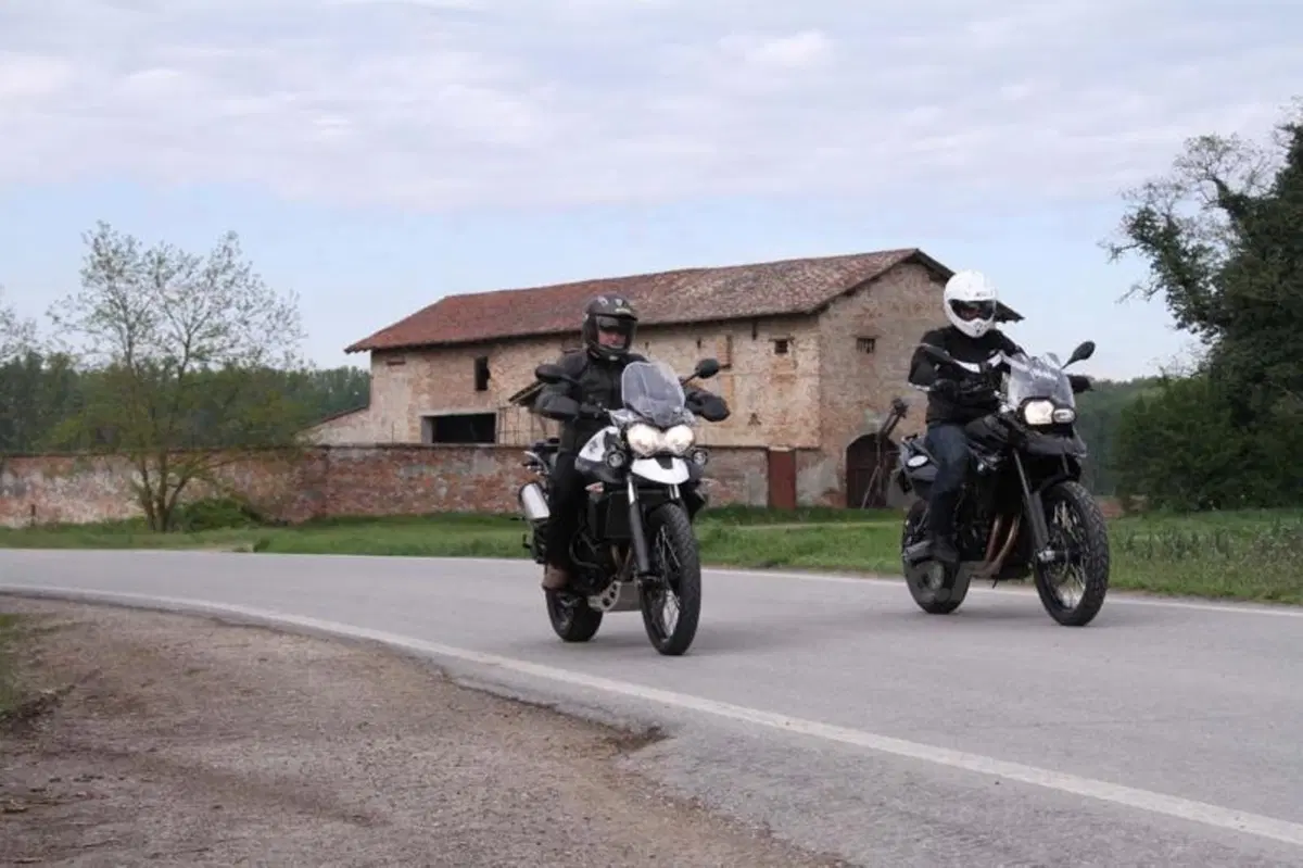BMW F 800 GS versus Triumph Tiger 800 XC  (20)