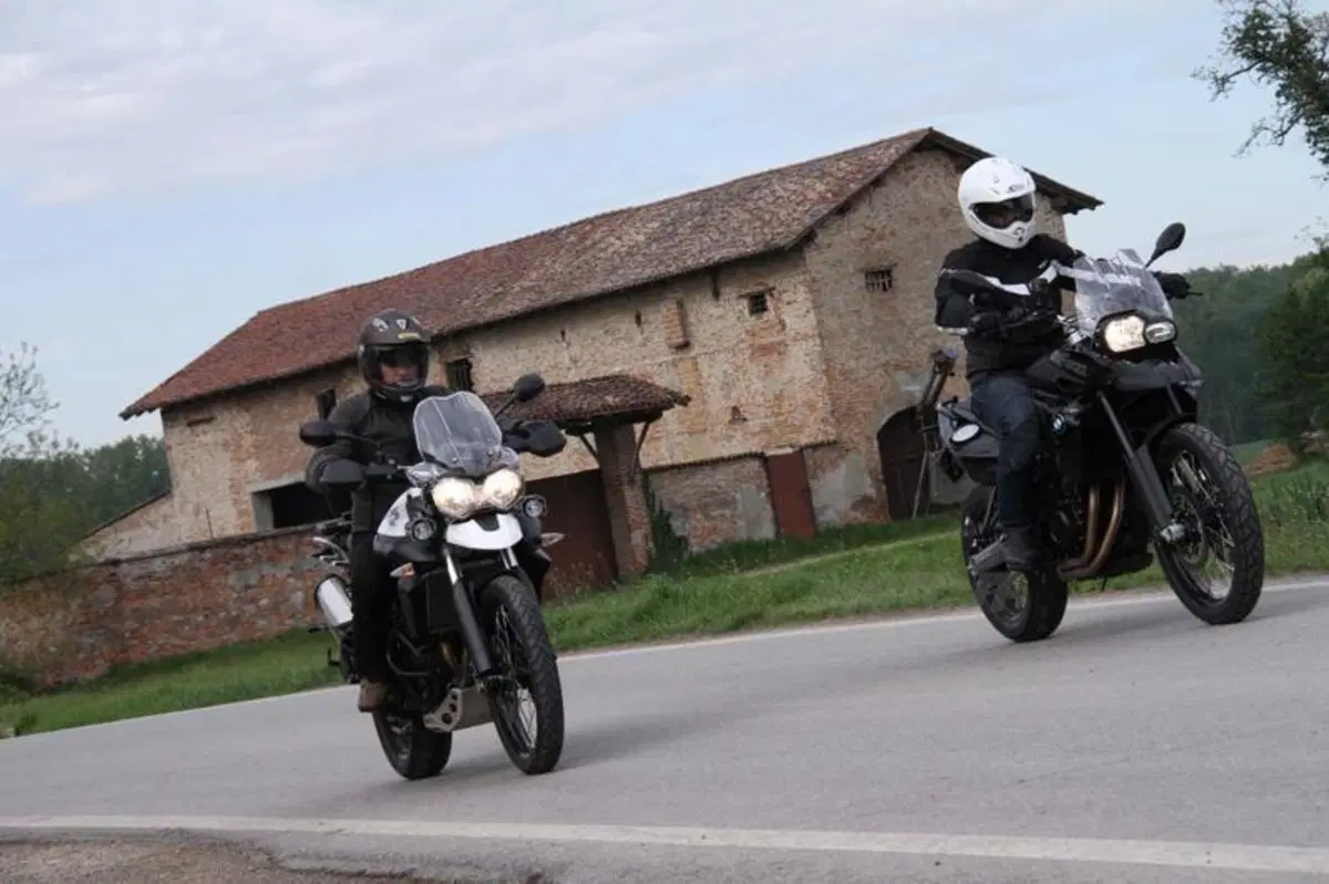 BMW F 800 GS versus Triumph Tiger 800 XC  (25)