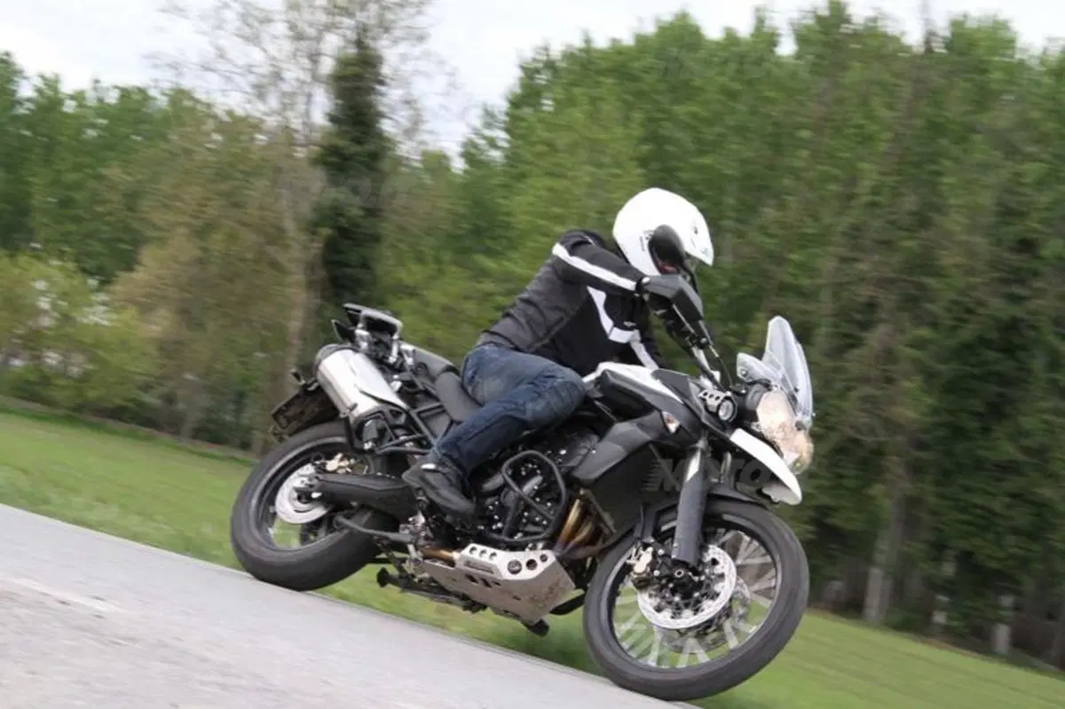 BMW F 800 GS versus Triumph Tiger 800 XC  (26)