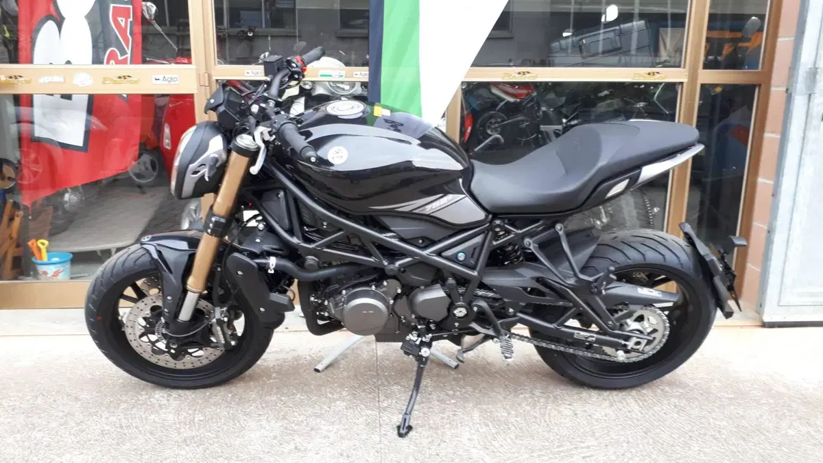 Benelli 752 S (2022 - 25) (3)