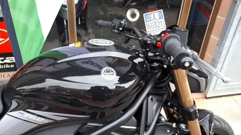 Benelli 752 S (2022 - 25) (14)
