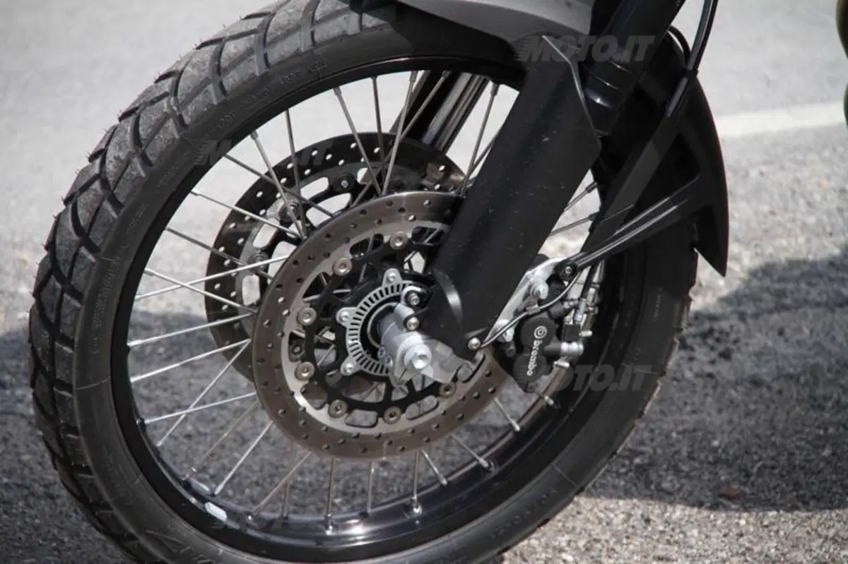 BMW F 800 GS versus Triumph Tiger 800 XC  (43)
