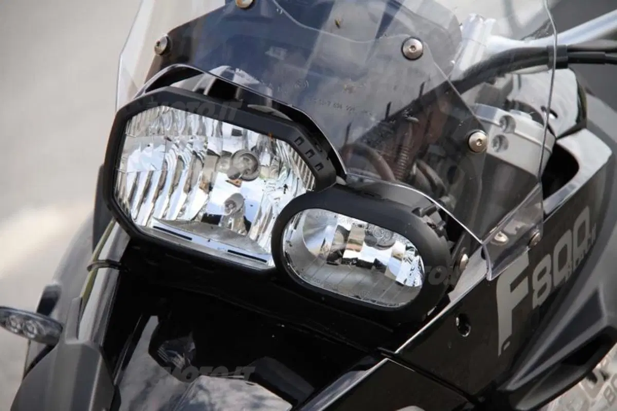 BMW F 800 GS versus Triumph Tiger 800 XC  (48)