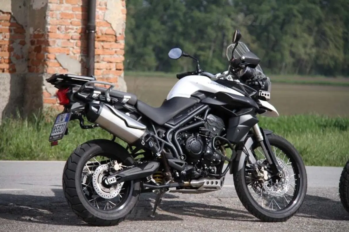 BMW F 800 GS versus Triumph Tiger 800 XC  (54)