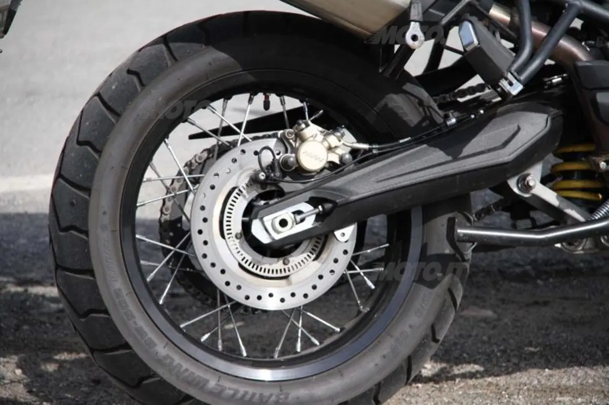 BMW F 800 GS versus Triumph Tiger 800 XC  (59)