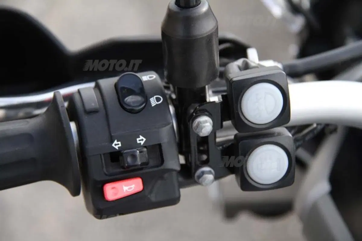 BMW F 800 GS versus Triumph Tiger 800 XC  (64)