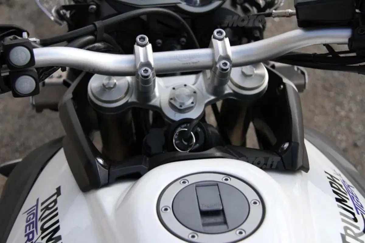 BMW F 800 GS versus Triumph Tiger 800 XC  (66)