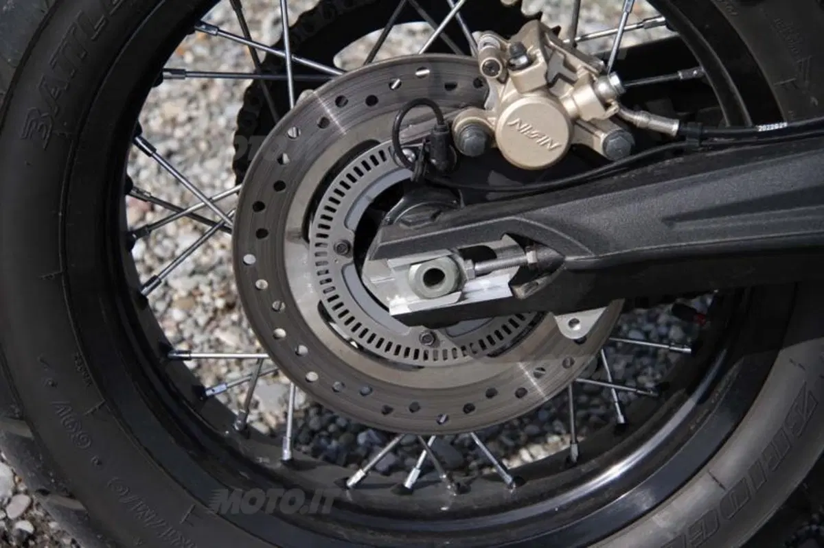 BMW F 800 GS versus Triumph Tiger 800 XC  (73)