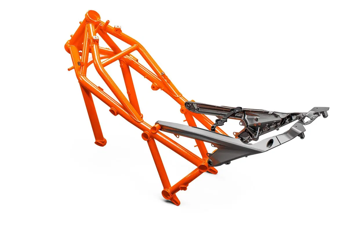 KTM 1290 Super Duke R sempre The Beast (2)