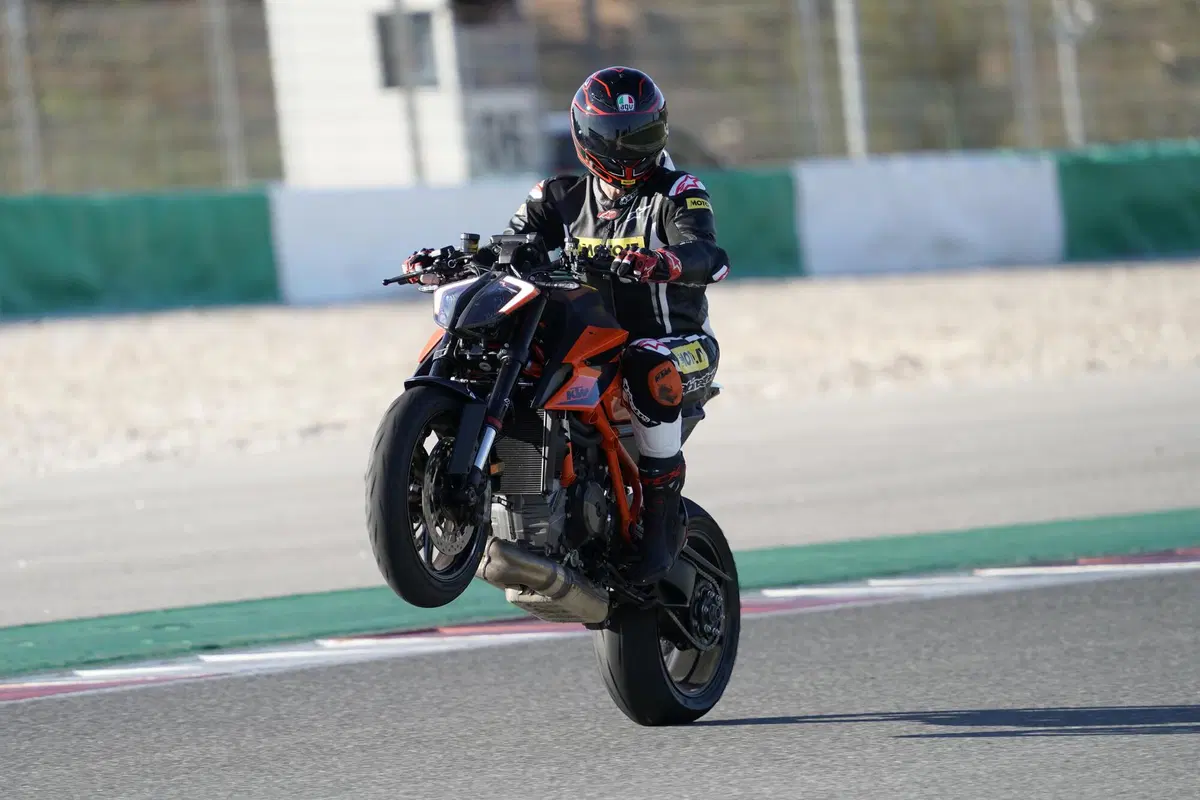 KTM 1290 Super Duke R sempre The Beast (4)