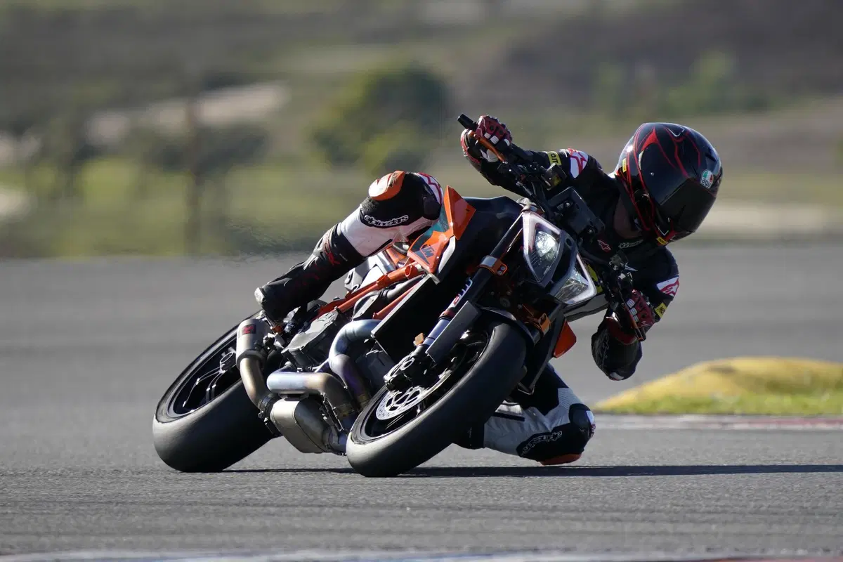 KTM 1290 Super Duke R sempre The Beast (6)