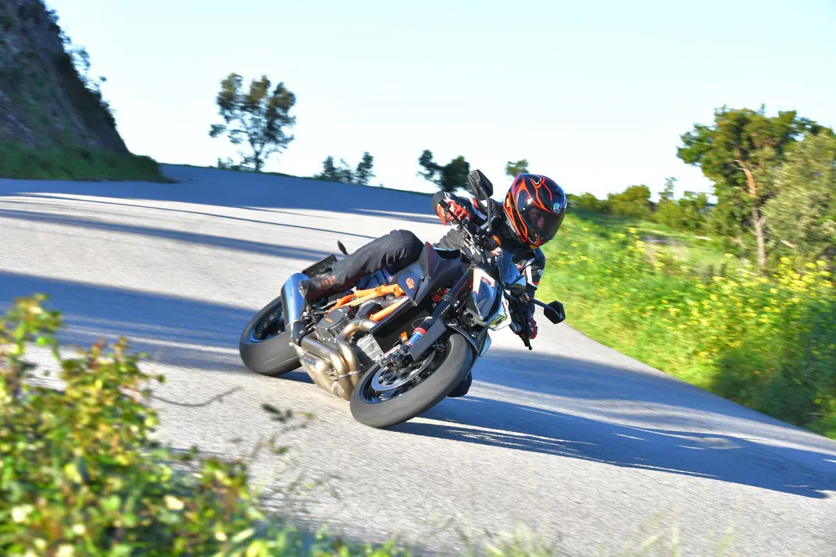 KTM 1290 Super Duke R sempre The Beast