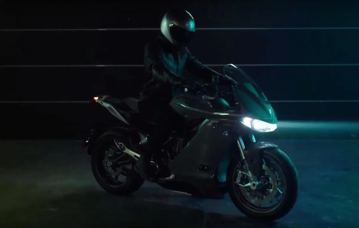 Nuova Zero SR/S. Ecco le prime immagini della sport touring elettrica