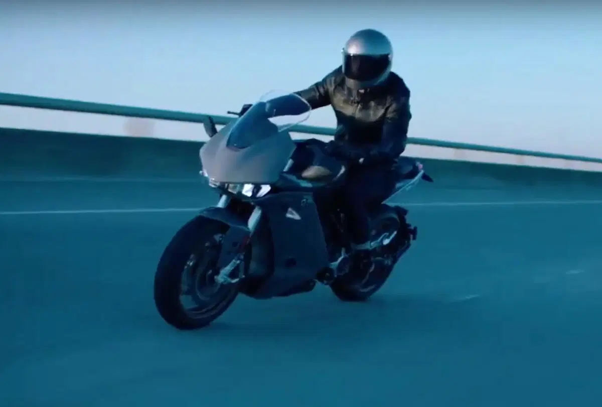 Nuova Zero SR/S. Ecco le prime immagini della sport touring elettrica (7)