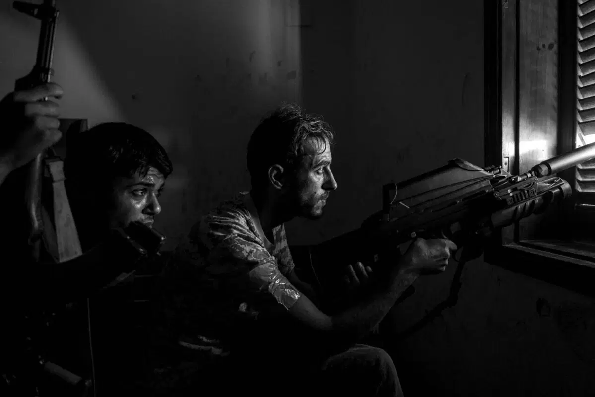 In guerra, di Gabriele Micalizzi e Moreno Pisto: professione fotoreporter (12)