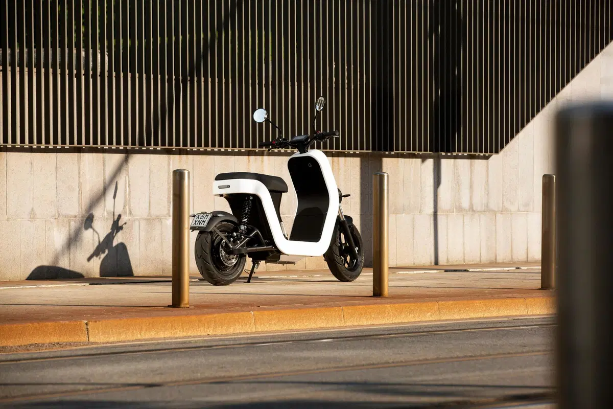 Test ME Scooter. Elettrico, bello e divertente (12)