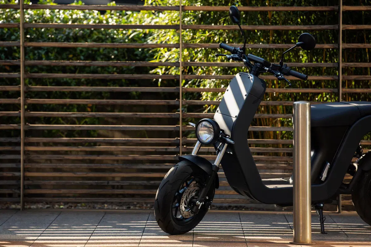 Test ME Scooter. Elettrico, bello e divertente (11)
