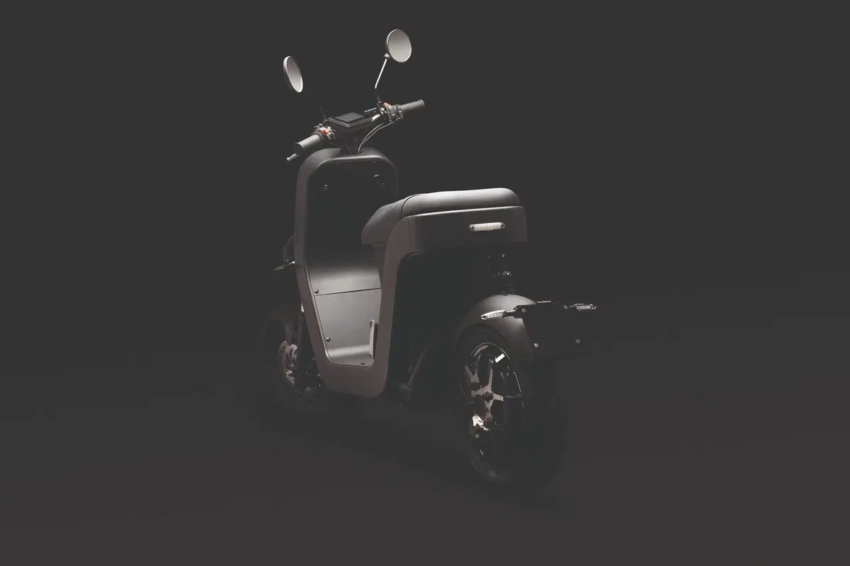 Test ME Scooter. Elettrico, bello e divertente (7)