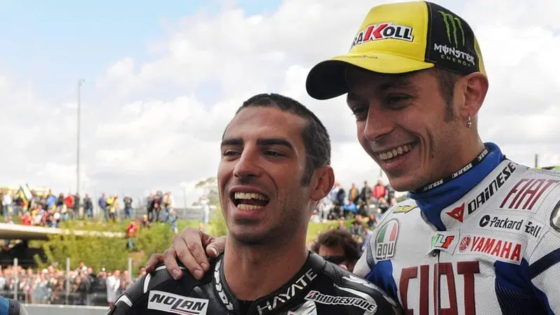 MotoGP. Marco Melandri su Rossi: "Un pilota deve accettare il passare degli anni"