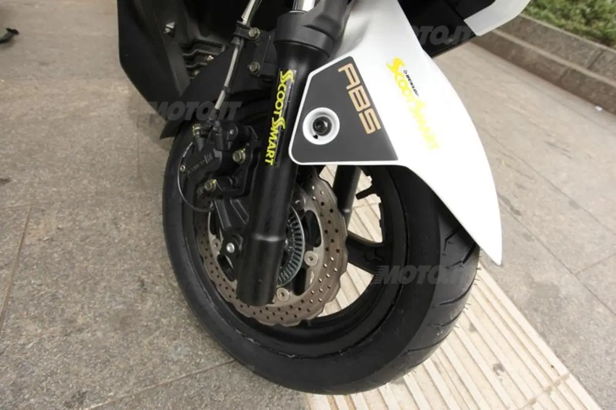 Test pneumatici. Dunlop ScootSmart (8)