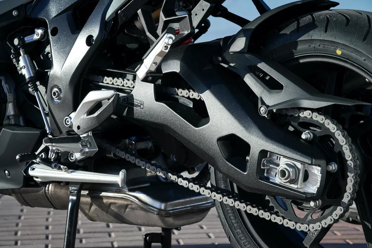 BMW S1000 XR TEST. The boss is back