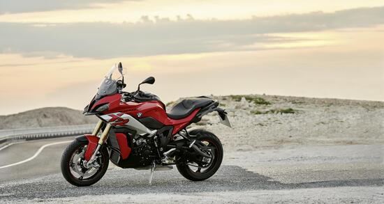 La BMW S1000XR in livrea Racingred Uni