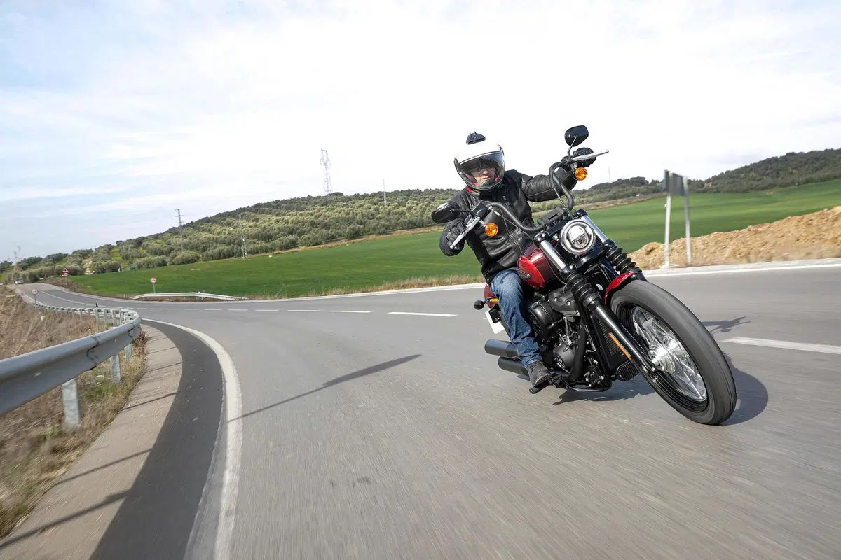 Harley-Davidson Street Bob (5)