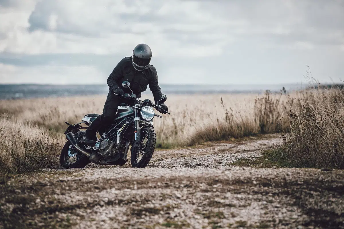 Le Husqvarna Vitpilen e Svartpilen 2020 (401 e 701) sono in vendita (11)
