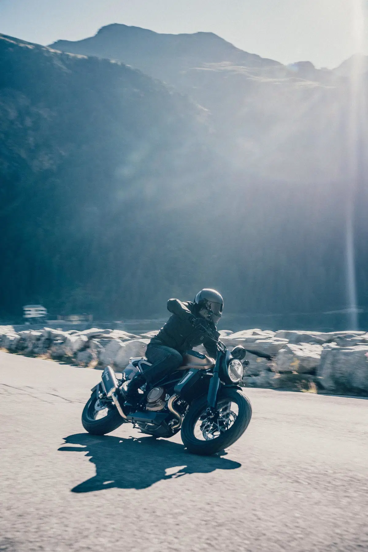 Le Husqvarna Vitpilen e Svartpilen 2020 (401 e 701) sono in vendita (14)