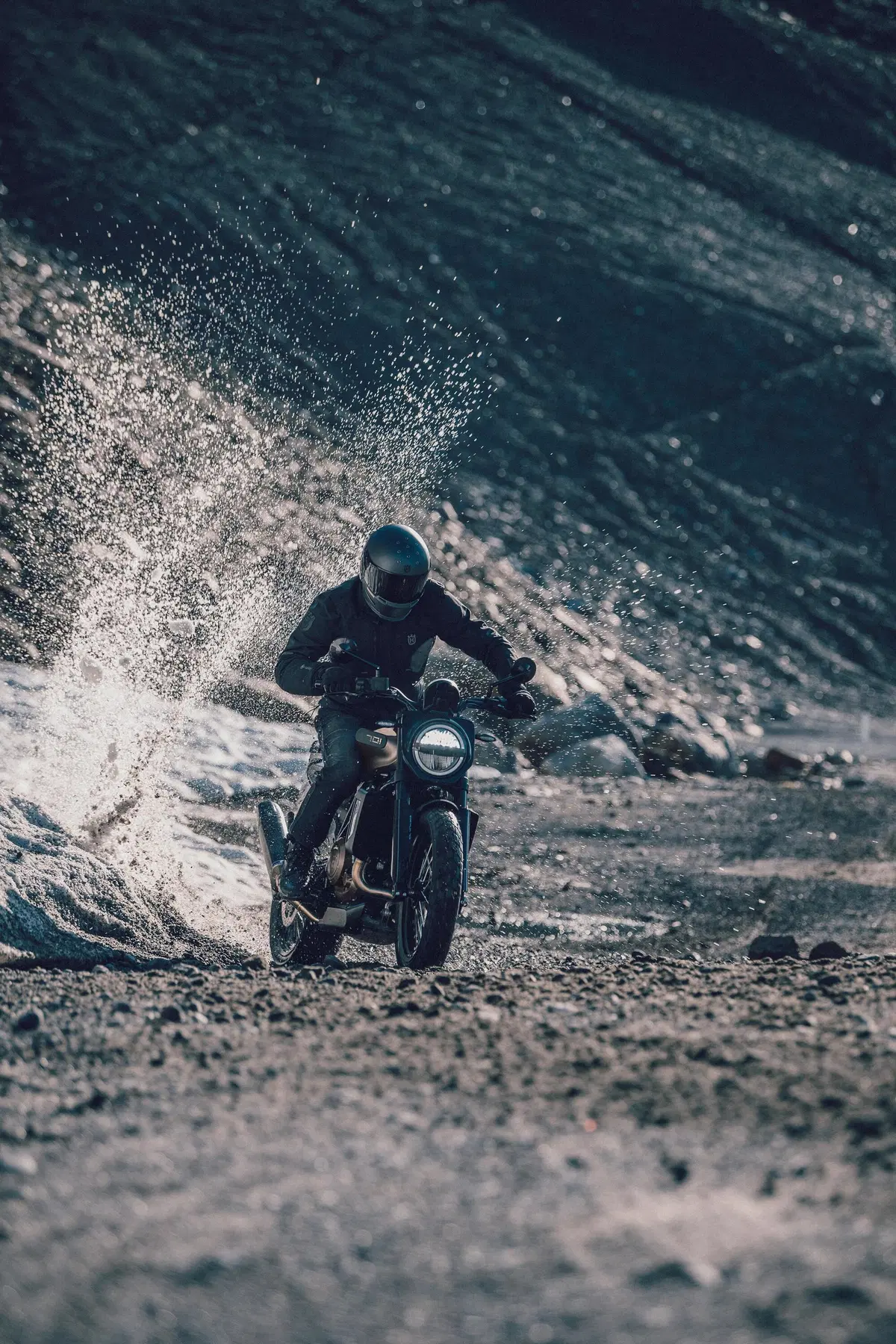 Le Husqvarna Vitpilen e Svartpilen 2020 (401 e 701) sono in vendita (17)